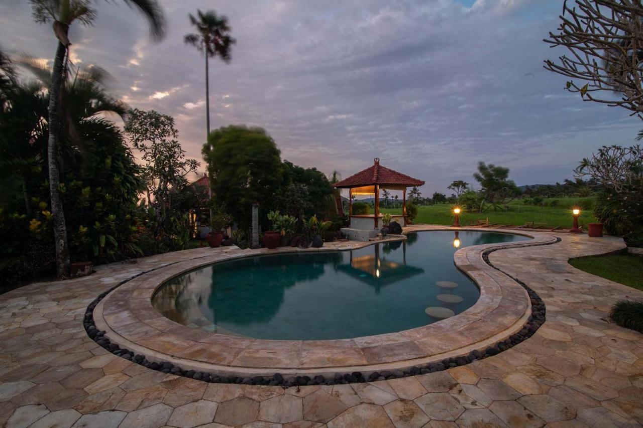 Cabe Bali Hotel Jasri Exterior photo